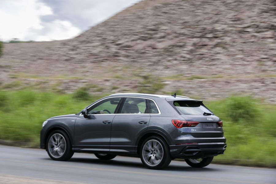  Audi Q3 35 TFSI S-Line 2019 года  (LA) (фото 2 из 5)